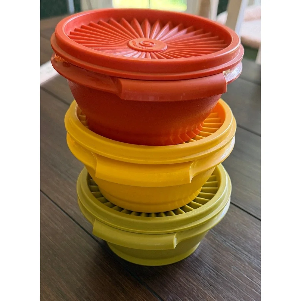Vintage Tupperware Wonderlier Nesting Bowls Set of 3 Sunburst Lids Orange Yellow